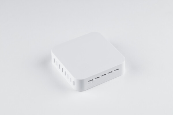 Connected AirWits temperature and humidity sensor